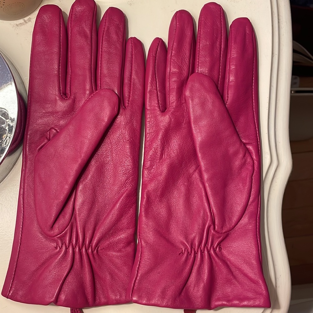 NWOT Pink Leather Gloves size 7.5 - Picture 2 of 4